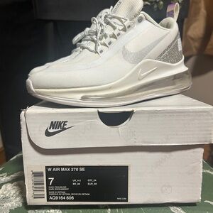 Nike Air Max 270 SE Cream Sneakers